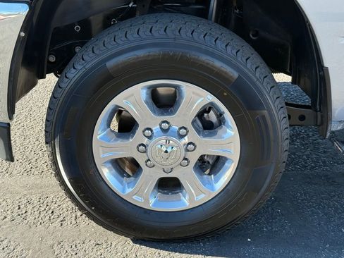 Used 2024 RAM 2500 Big Horn image 10