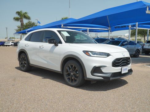 Used 2024 Honda HR-V Sport image 3