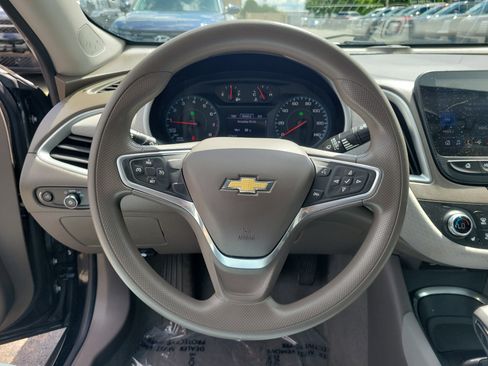 Used 2022 Chevrolet Malibu LT FWD image 21