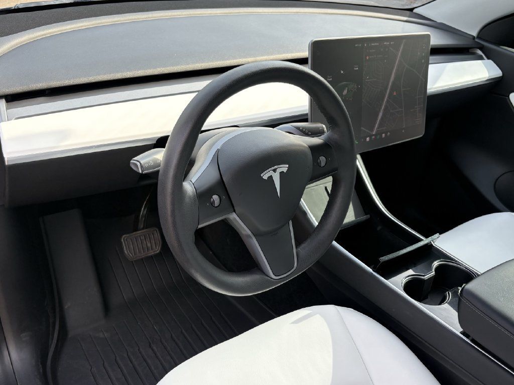Used 2021 Tesla Model Y 2WD image 14