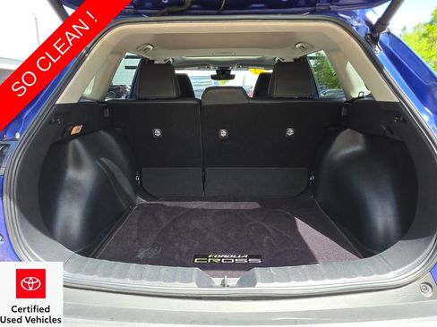 Certified 2022 Toyota Corolla Cross XLE w/ Convenience Package image 19