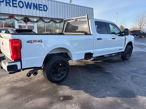Used 2023 Ford F350 XLT image 3