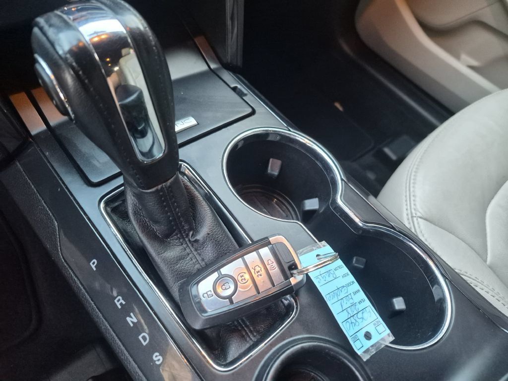 Used 2018 Ford Explorer XLT w/ Equipment Group 202A FWD image 23