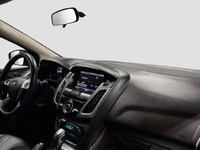 Used 2014 Ford Focus Titanium FWD image 25