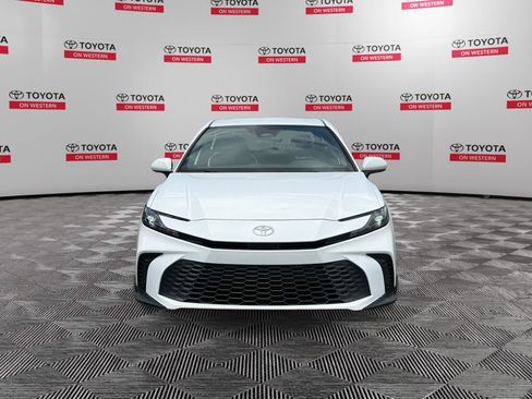 Used 2025 Toyota Camry SE FWD image 2
