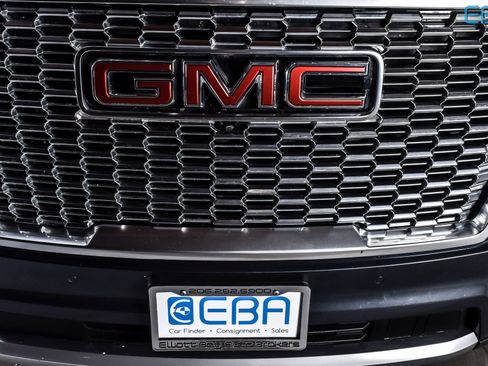 Used 2021 GMC Yukon Denali w/ Denali Premium Package image 10