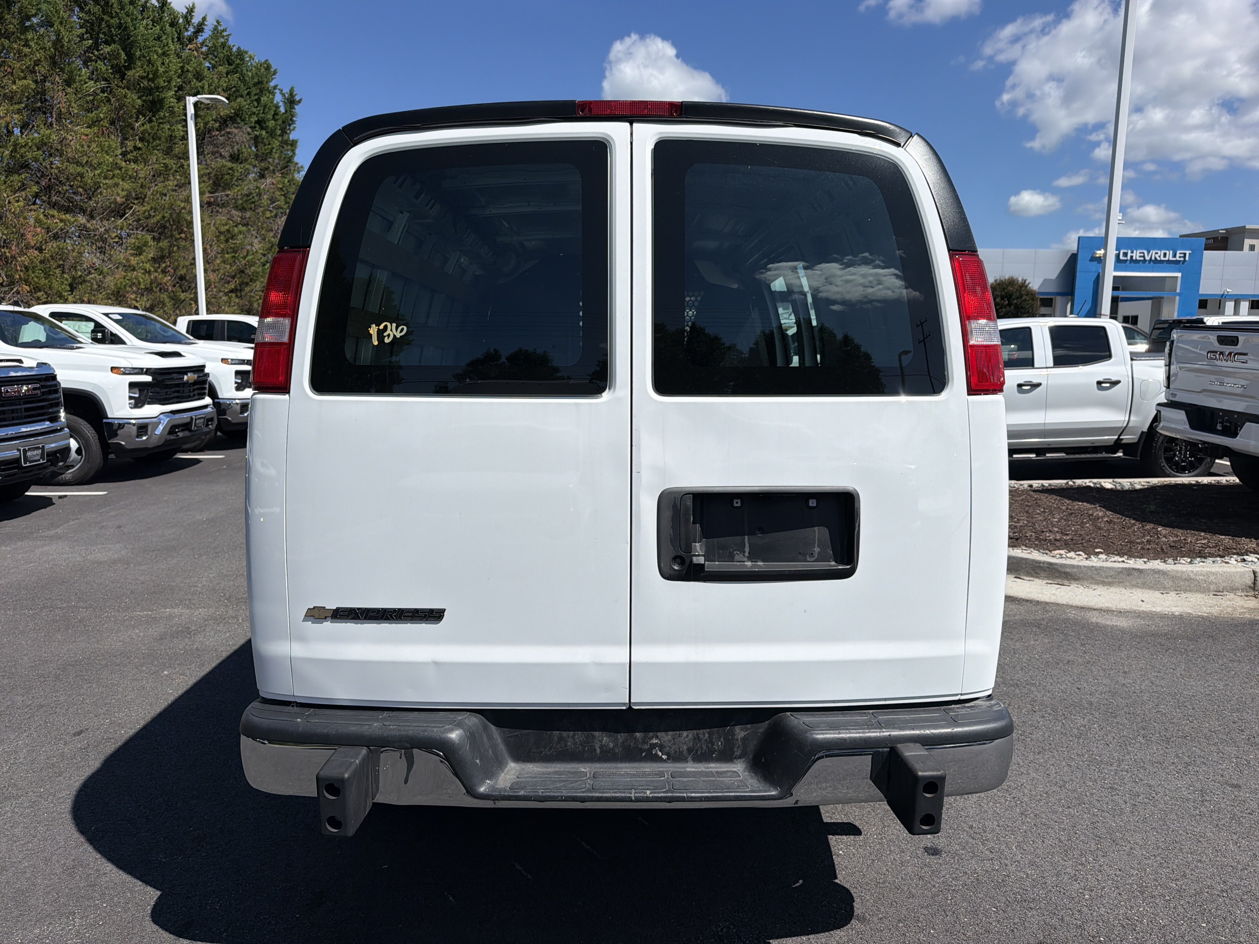 Used 2025 Chevrolet Express 2500 w/ Driver Convenience Package RWD image 9