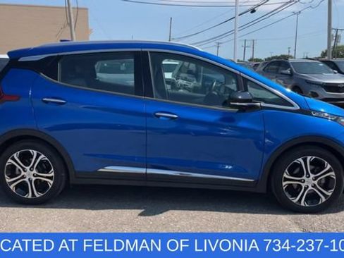 Used 2021 Chevrolet Bolt Premier w/ Infotainment Package FWD image 9