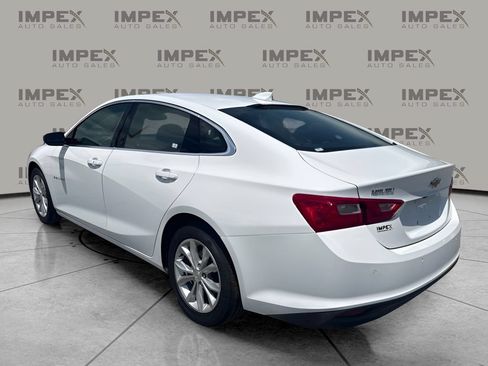 Used 2024 Chevrolet Malibu LT FWD image 2