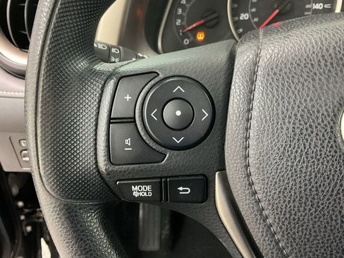 Used 2015 Toyota RAV4 XLE image 9