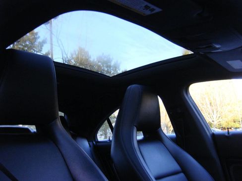 Used 2019 Mercedes-Benz CLA 250 4MATIC image 17