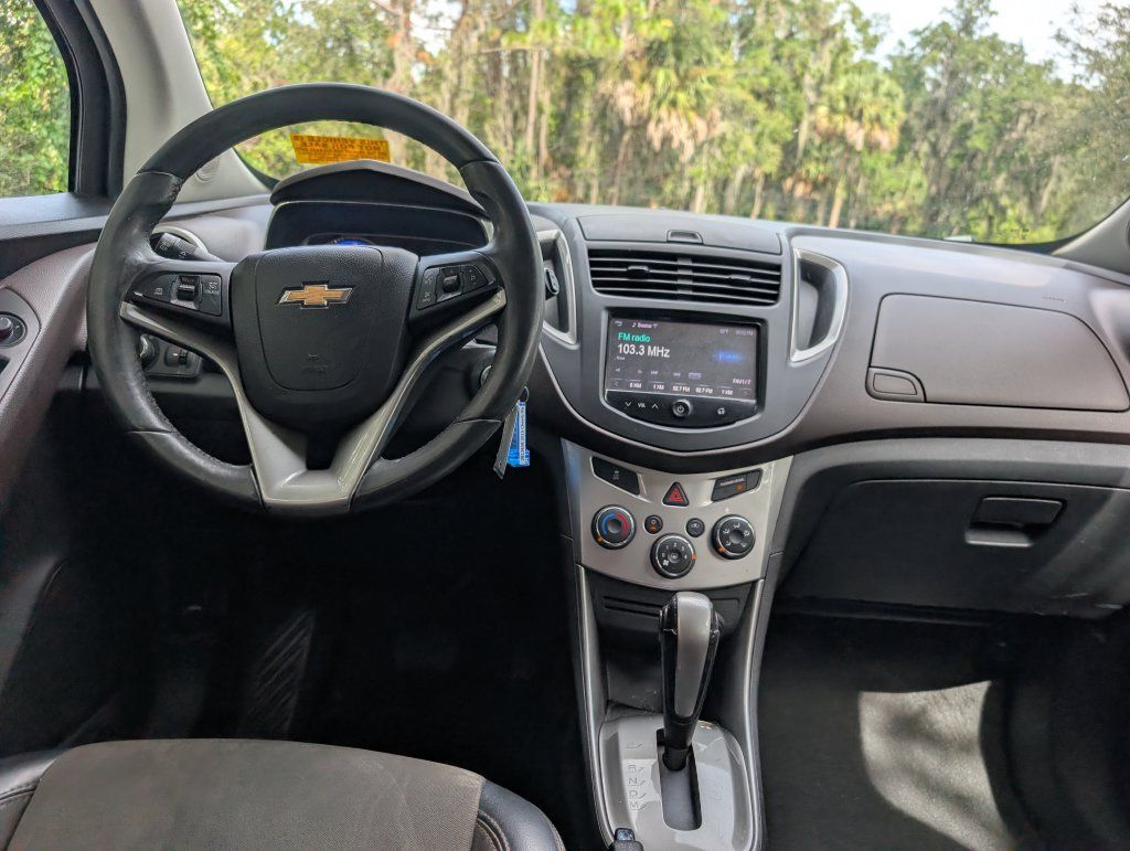 Used 2015 Chevrolet Trax LT w/ LT Plus Package FWD image 9