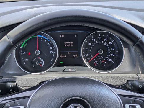 Used 2019 Volkswagen e-Golf SE w/ Driver Assistance Package FWD image 31