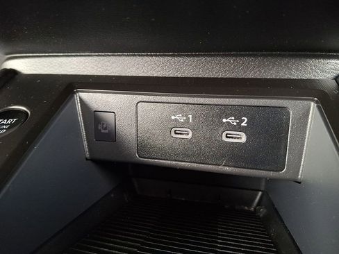 Used 2025 Nissan Kicks SR image 25