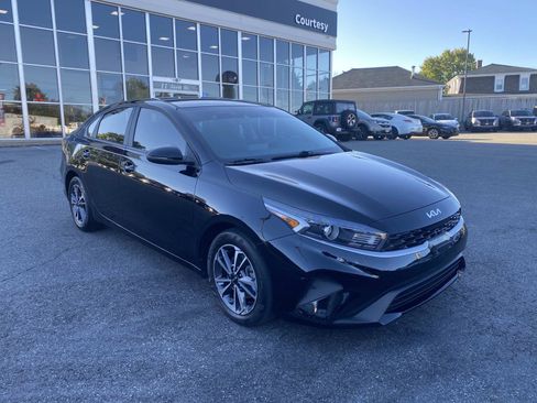 Used 2023 Kia Forte LXS w/ LXS Technology Package image 7