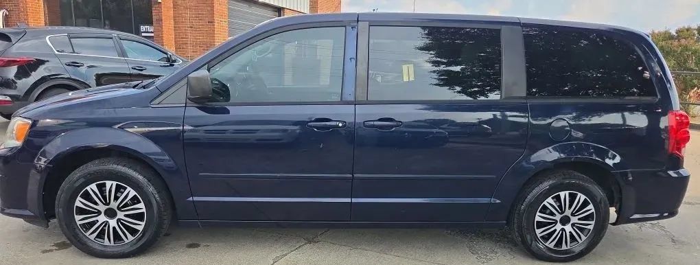 Used 2012 Dodge Grand Caravan SE FWD image 2