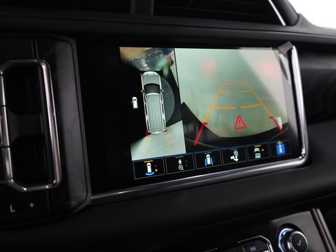 Used 2022 GMC Yukon XL Denali image 24