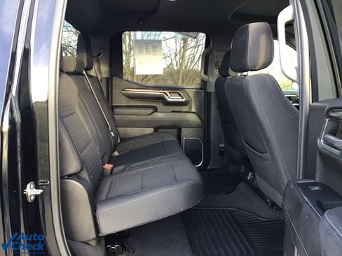 Used 2023 Chevrolet Silverado 1500 LT image 14