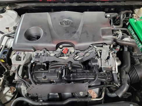 Used 2018 Toyota Camry XSE FWD image 30