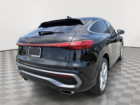 Certified 2025 Audi Q5 Prestige w/ 20" Wheel Package AWD/4WD image 5
