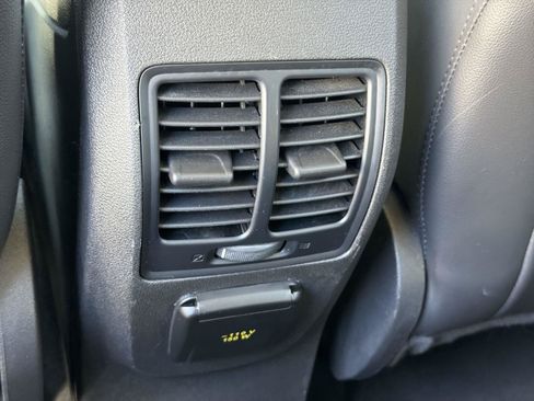 Used 2019 Ford Escape Titanium FWD image 20