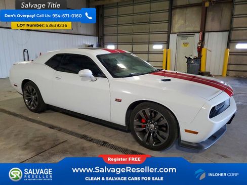 Used 2014 Dodge Challenger SRT8 w/ Harman/Kardon Audio Group RWD image 5