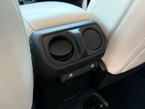 Used 2022 Jeep Wrangler Unlimited Sport image 29