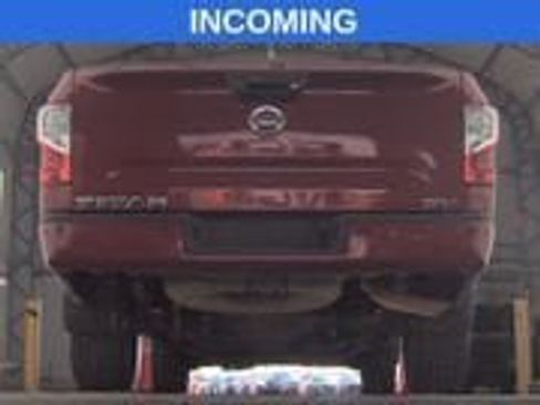 Used 2018 Nissan Titan SV w/ SV Convenience Package RWD image 7