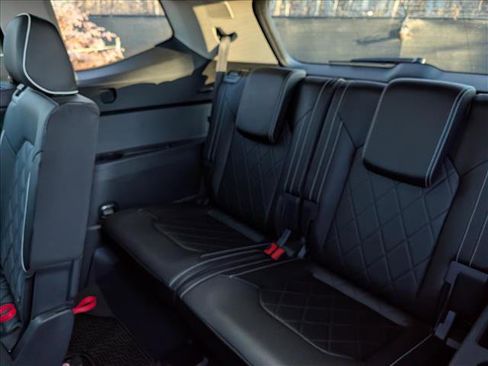 Certified 2025 Volkswagen Atlas SEL Premium R-Line image 30