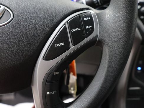 Used 2016 Hyundai Elantra SE FWD image 28