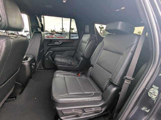 Used 2025 GMC Yukon Denali AWD/4WD image 15