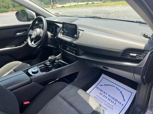 Certified 2024 Nissan Rogue SV AWD/4WD image 12
