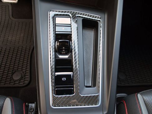 Used 2022 Volkswagen GTI SE image 19