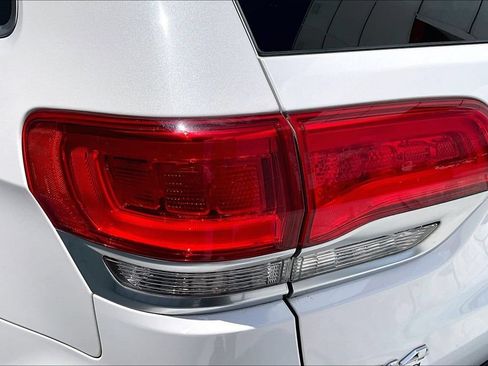 Used 2019 Jeep Grand Cherokee Summit w/ Platinum Series Group AWD/4WD image 23