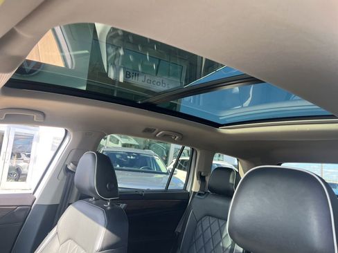 Used 2024 Volkswagen Atlas SEL Premium R-Line image 15