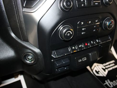 Used 2020 Chevrolet Silverado 1500 LT Trail Boss image 30