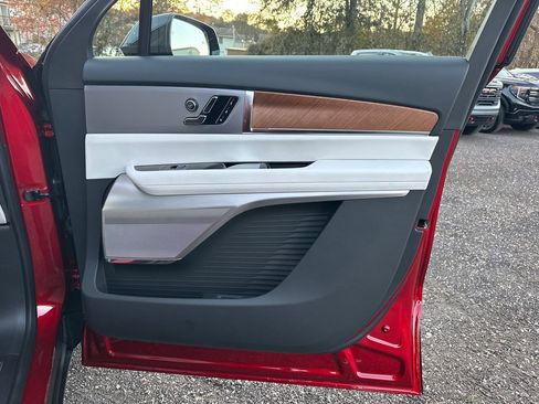 New 2026 Cadillac Vistiq Luxury image 14