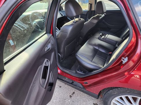 Used 2014 Ford Focus Titanium image 11