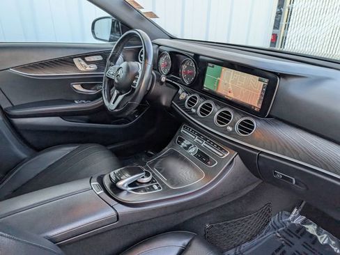 Used 2019 Mercedes-Benz E 300 4MATIC image 31