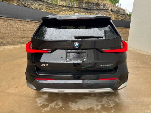 Used 2025 BMW X1 xDrive28i w/ Convenience Package image 4