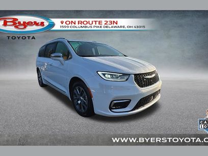 Used 2024 Chrysler Pacifica Pinnacle