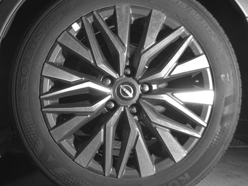 Used 2025 Nissan Altima 2.5 SV image 14