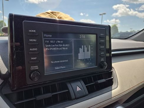 Used 2019 Toyota RAV4 XLE w/ Convenience Package image 13