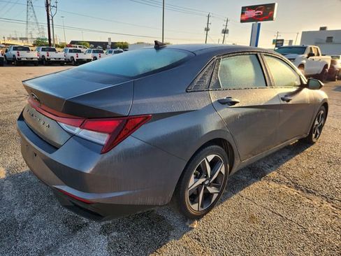 Used 2023 Hyundai Elantra SEL w/ Convenience Package image 5