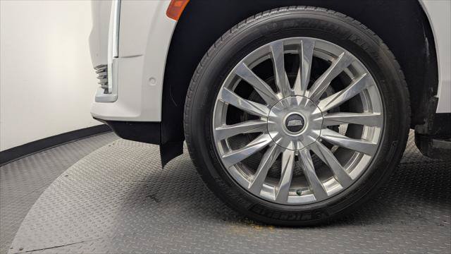 Used 2022 Cadillac Escalade Premium Luxury AWD/4WD image 33