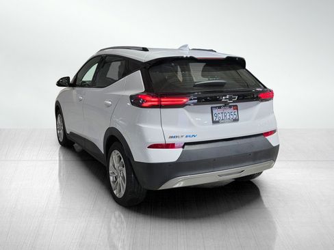 Used 2023 Chevrolet Bolt EUV LT w/ Comfort Package image 5