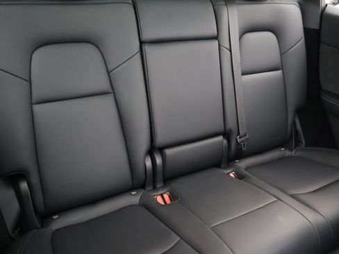 Used 2023 Tesla Model Y Long Range image 19