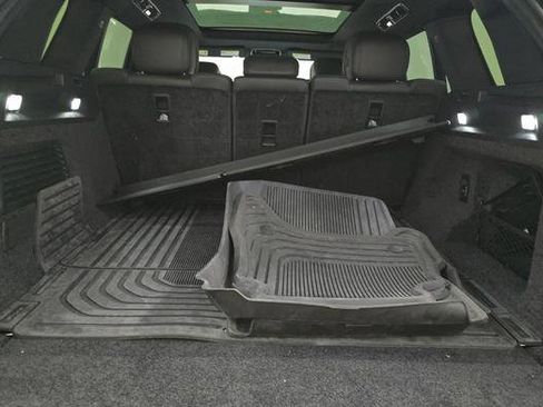 Used 2024 Land Rover Range Rover SE image 4