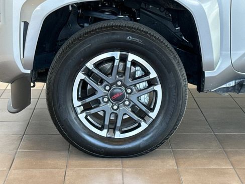 Certified 2025 Toyota Tacoma TRD Sport w/ TRD Sport Upgrade Package AWD/4WD image 25