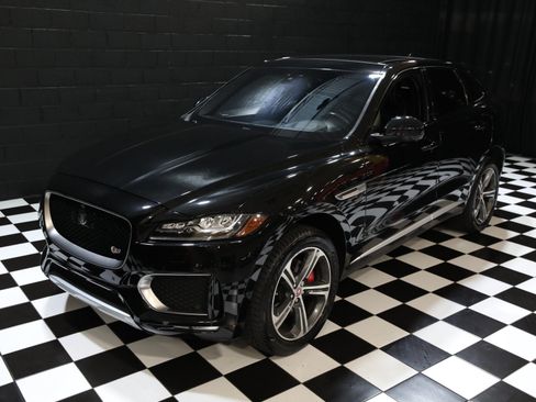 Used 2017 Jaguar F-PACE S AWD/4WD image 6